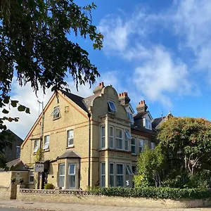 https://a-b-guest-house.cambridgehotelsuk.com