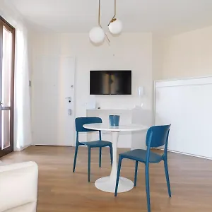 https://apt-casa-jotti.italymilanhotels.net