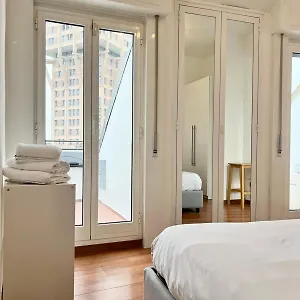 https://apt-comecasa-2-bedrooms-larga.italymilanhotels.net