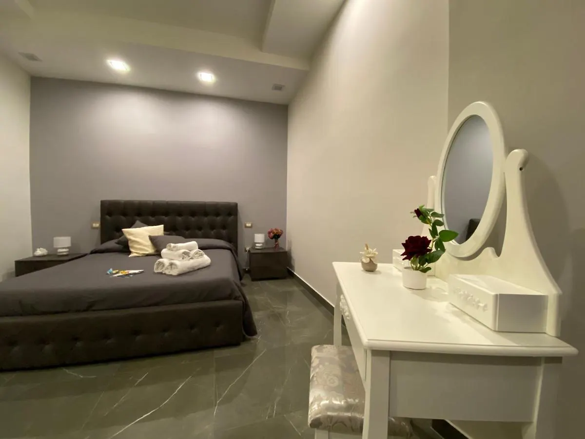 Alojamento de Acomodação e Pequeno-almoço Porto Rooms & Suite Nápoles