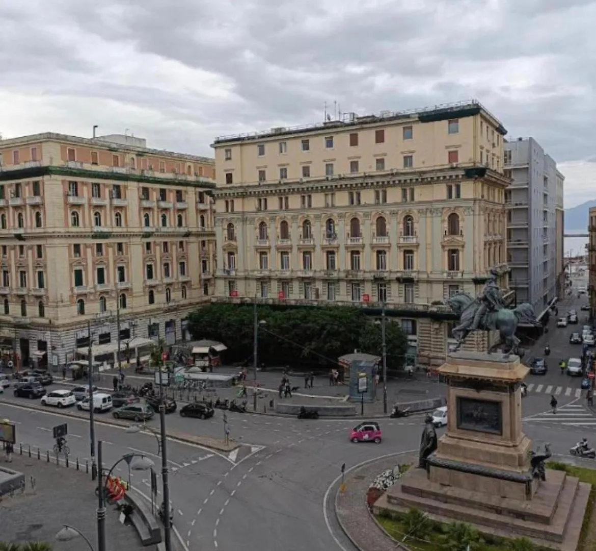 Alojamento de Acomodação e Pequeno-almoço Porto Rooms & Suite Nápoles